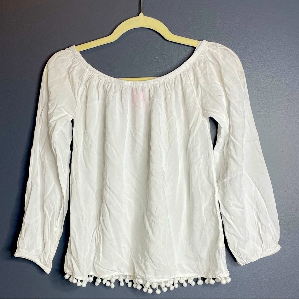 Lilly Pulitzer White Off Shoulder Top. Size Extra Small. XS.
